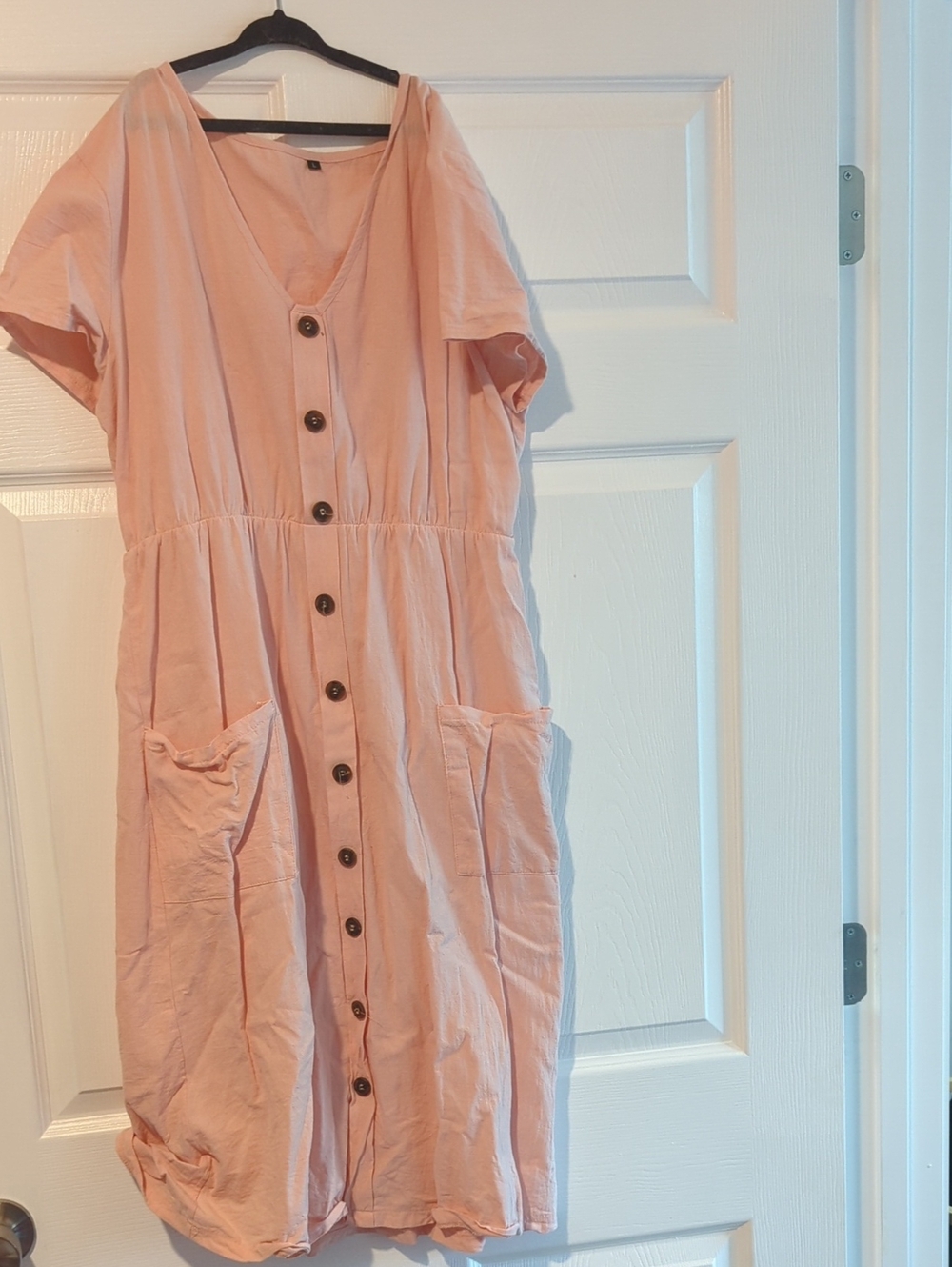 Woman's Soft Pink Button-Front Casual Dress with Pockets